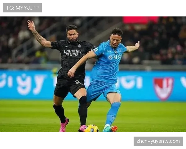 特写：莱奥底线连续突破两人后送出倒三角，吉鲁推射破门